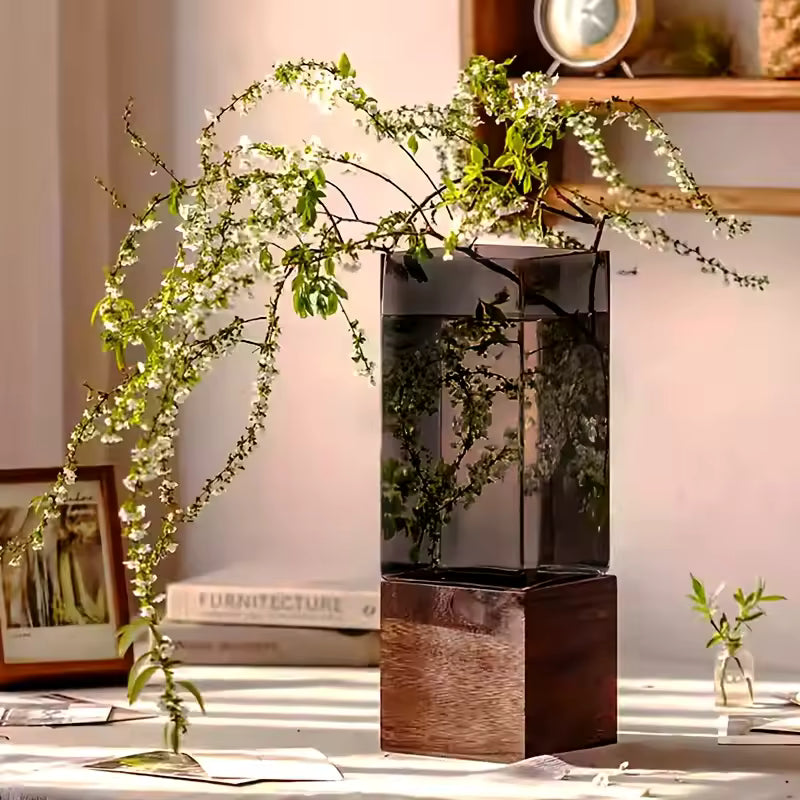 The Atelier Vase